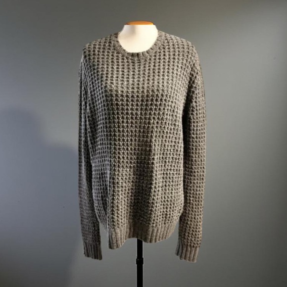 Gap Grey Sweater - Cable Knit Gray Sweater  P2P 23” Length 27” Large GUC - Picture 1 of 13